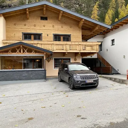 Haus Laterndl * Längenfeld
