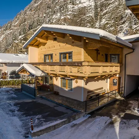 Haus Laterndl * Längenfeld
